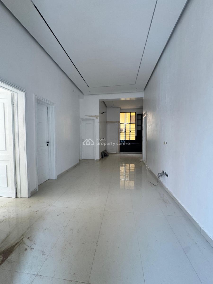 3 Bedroom Apartment with Gym Swimming Pool and Elevator, Lekki Phase 1, Lekki, Lagos, Block of Flats for Sale
