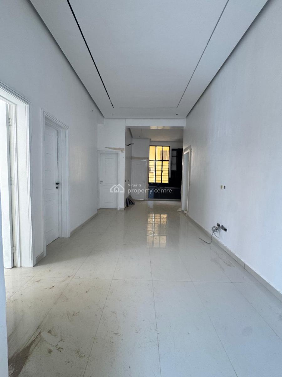 3 Bedroom Apartment with Gym Swimming Pool and Elevator, Lekki Phase 1, Lekki, Lagos, Block of Flats for Sale
