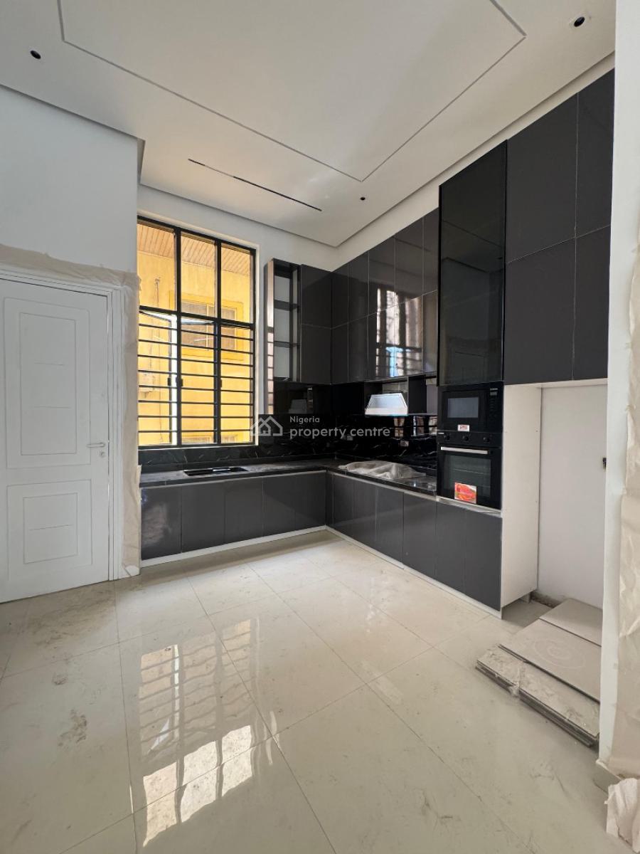 3 Bedroom Apartment with Gym Swimming Pool and Elevator, Lekki Phase 1, Lekki, Lagos, Block of Flats for Sale