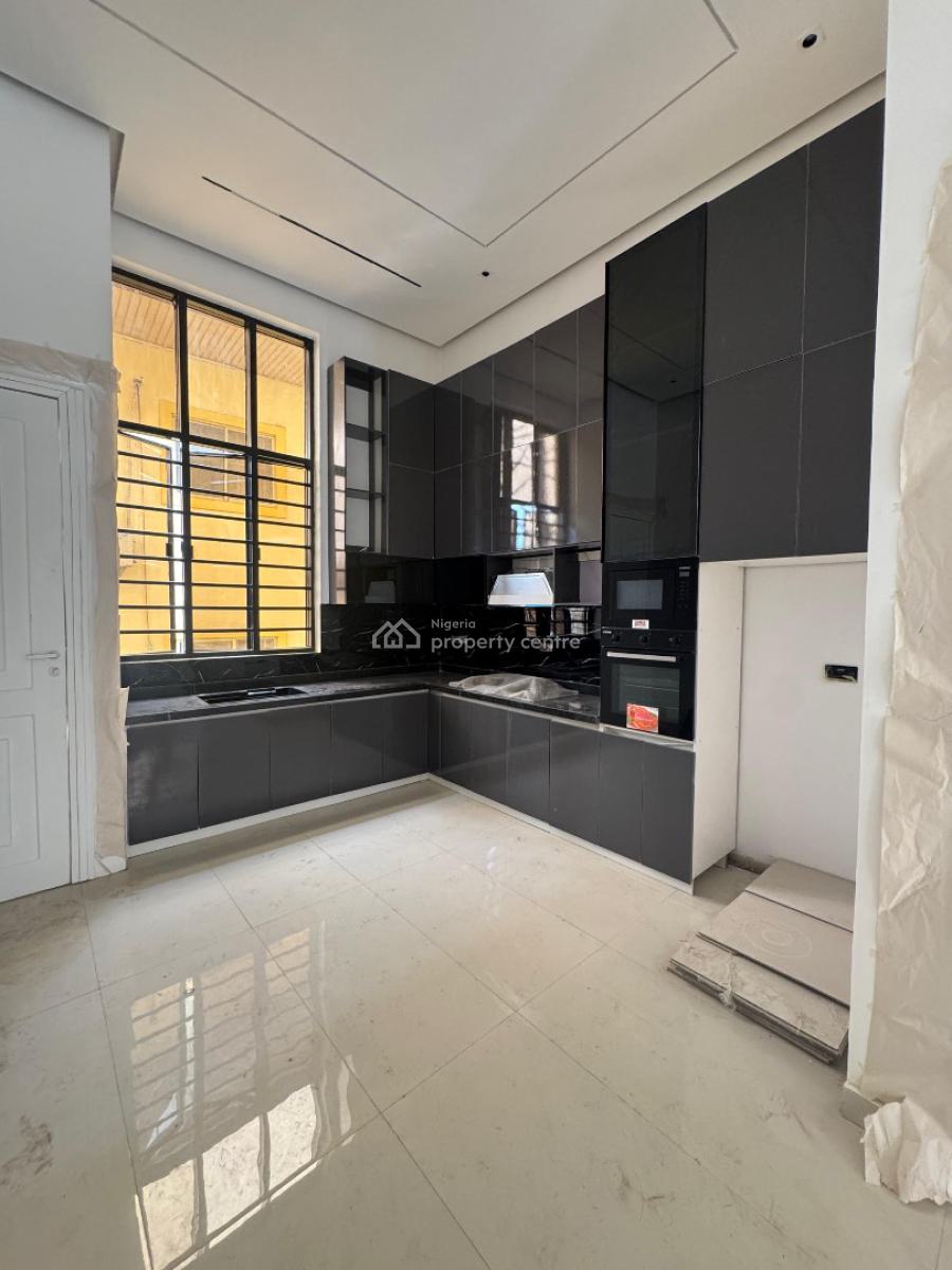 3 Bedroom Apartment with Gym Swimming Pool and Elevator, Lekki Phase 1, Lekki, Lagos, Block of Flats for Sale