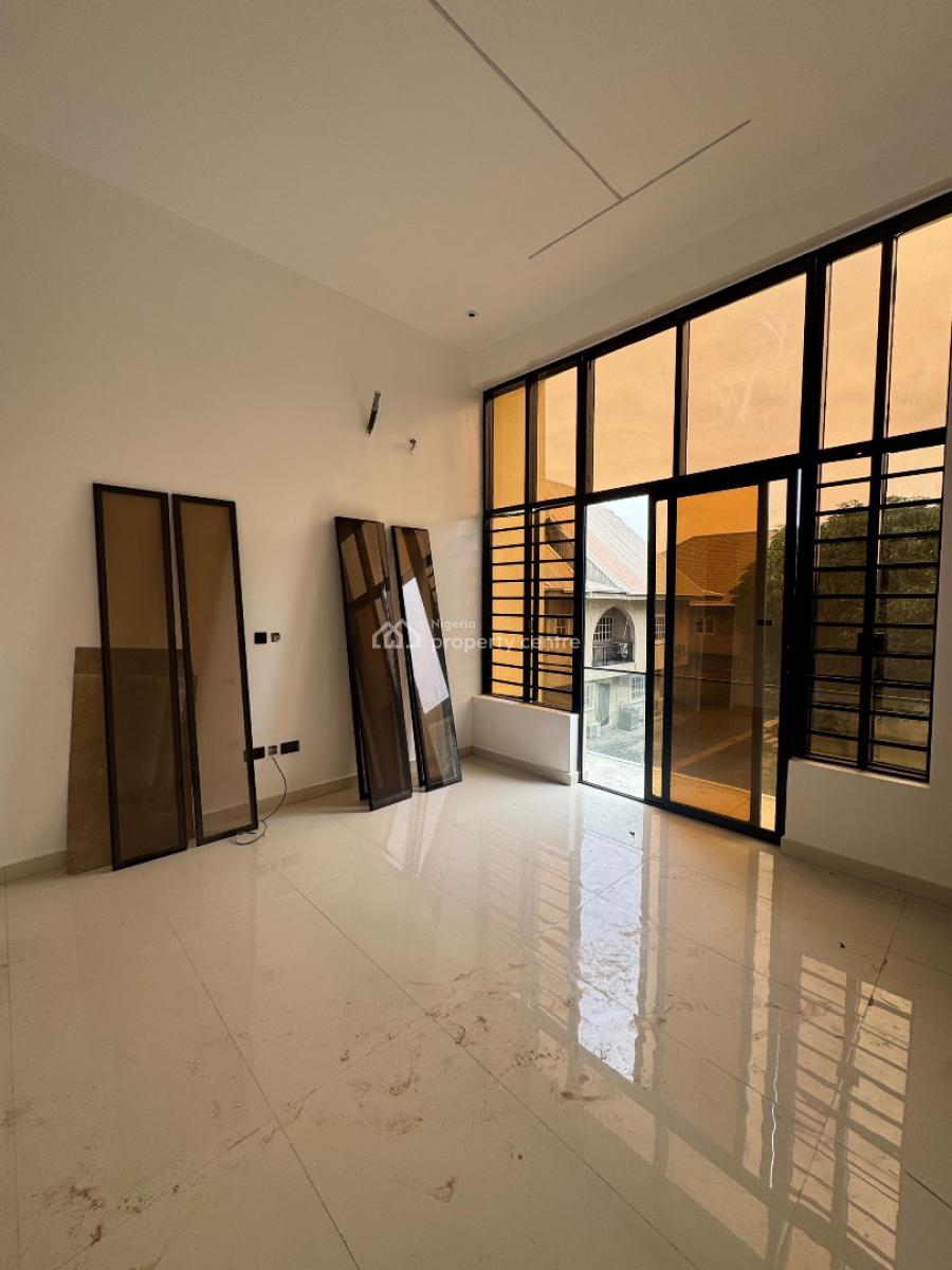 3 Bedroom Apartment with Gym Swimming Pool and Elevator, Lekki Phase 1, Lekki, Lagos, Block of Flats for Sale