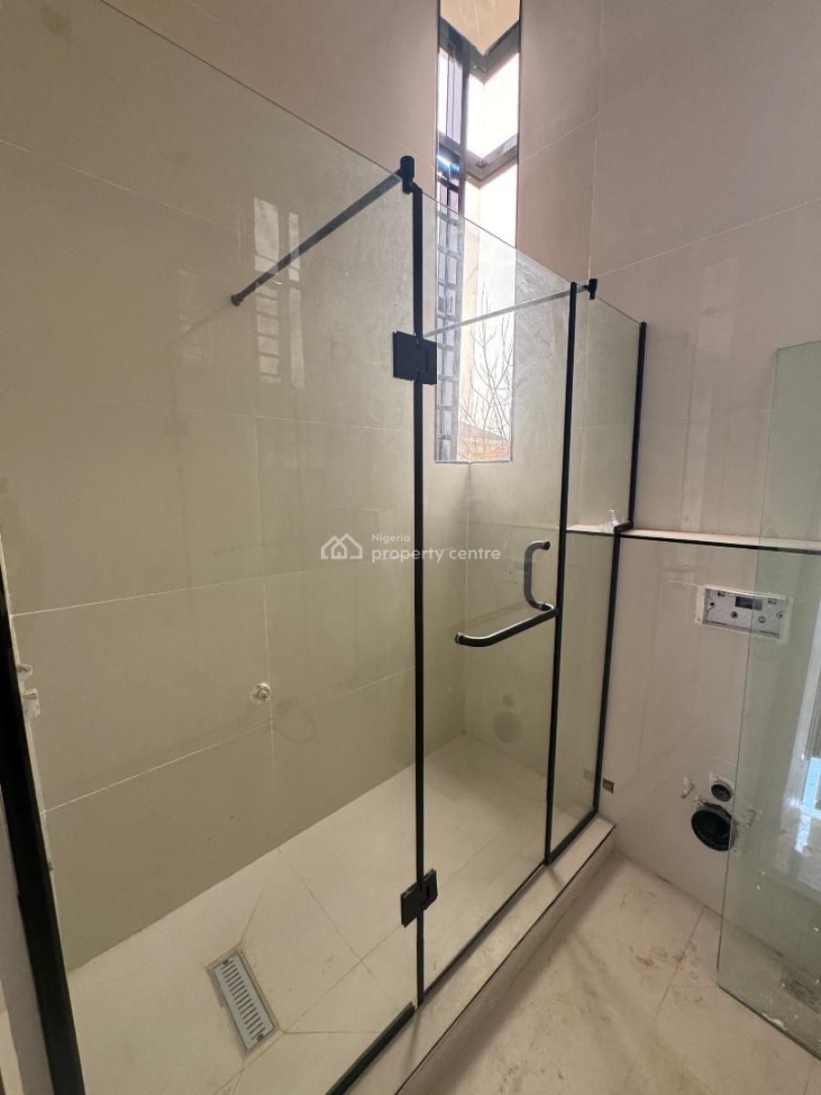3 Bedroom Apartment with Gym Swimming Pool and Elevator, Lekki Phase 1, Lekki, Lagos, Block of Flats for Sale