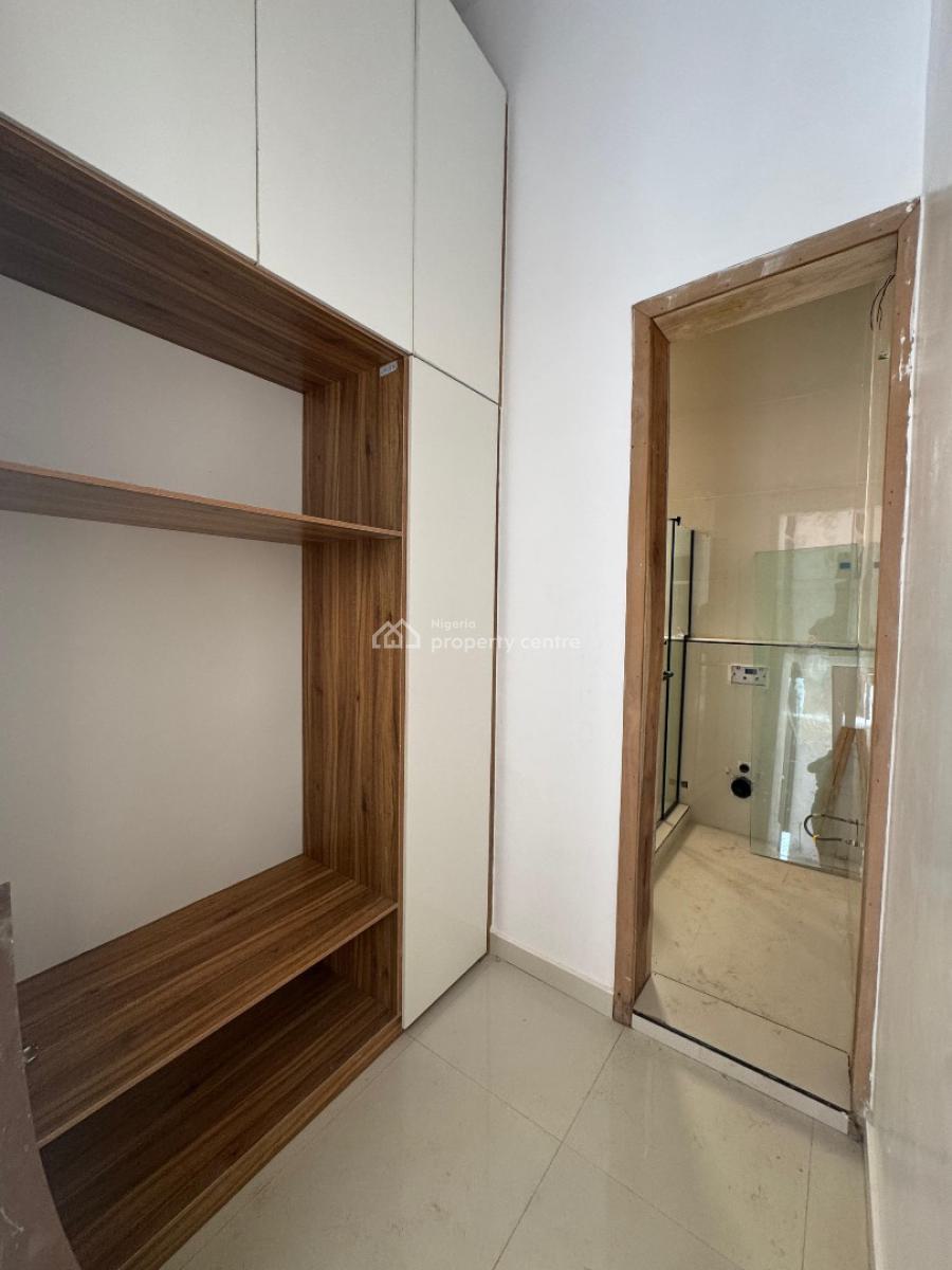 3 Bedroom Apartment with Gym Swimming Pool and Elevator, Lekki Phase 1, Lekki, Lagos, Block of Flats for Sale