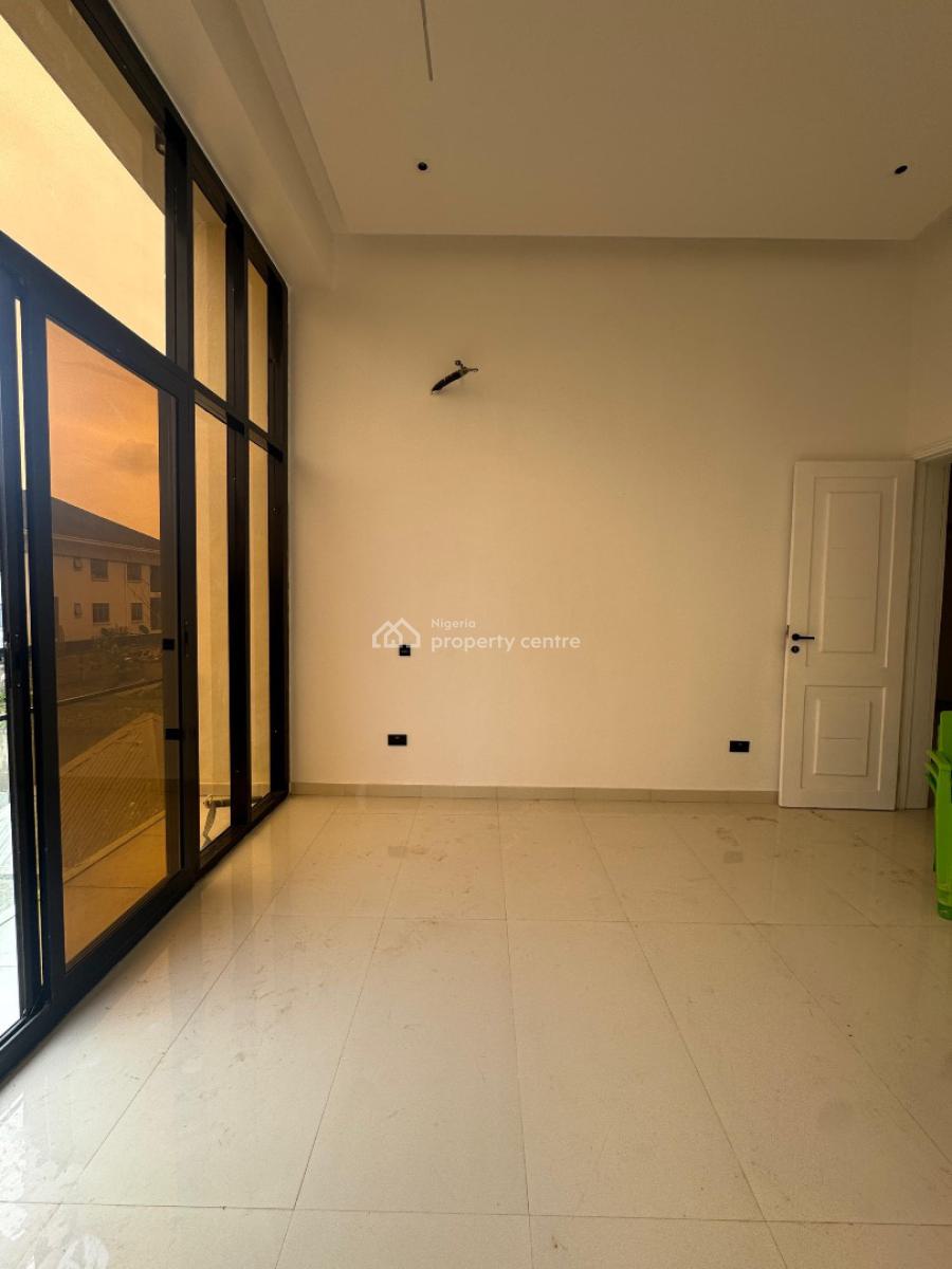 3 Bedroom Apartment with Gym Swimming Pool and Elevator, Lekki Phase 1, Lekki, Lagos, Block of Flats for Sale