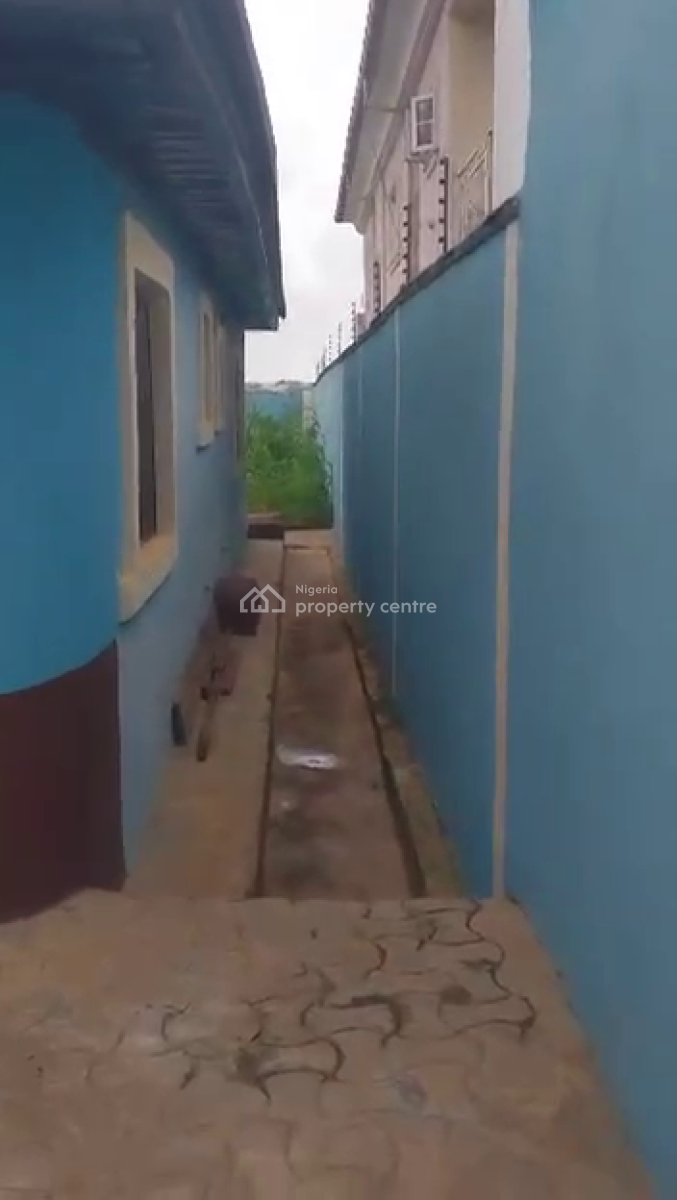 3bedroom Bungalow, Boys Town, Ipaja, Lagos, Detached Bungalow for Sale