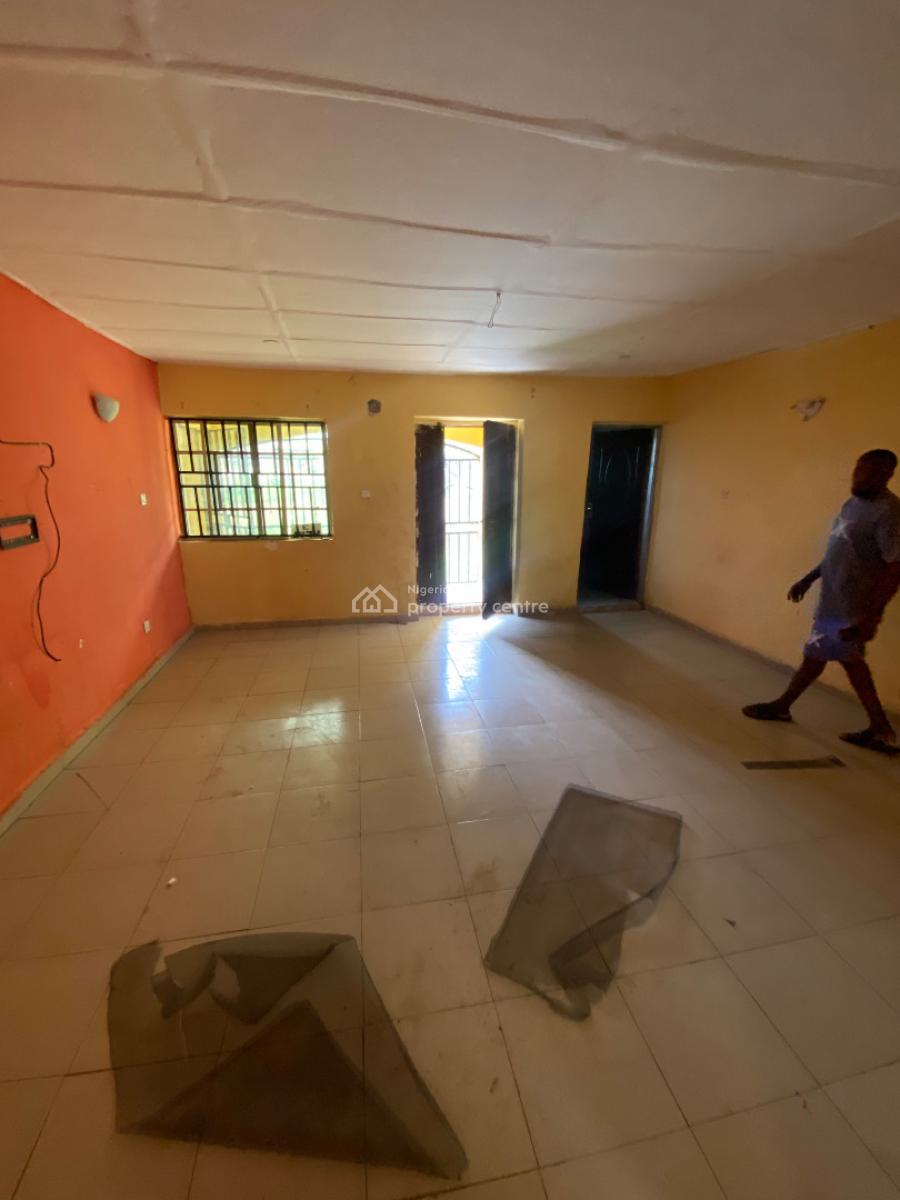 Spacious Two Bedroom Block of Flat, Dawaki District, Dawaki, Gwarinpa, Abuja, Flat / Apartment for Rent