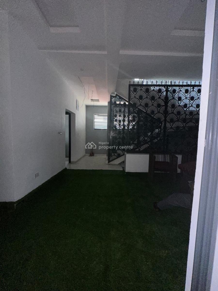 5 Bedroom Terrace with 2 Bq, Ikate, Lekki, Lagos, Flat / Apartment for Sale