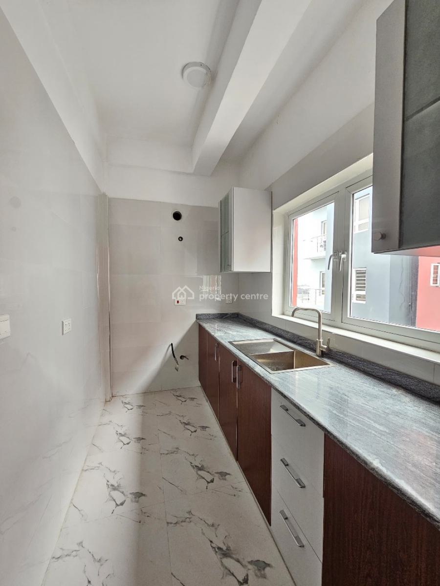 Well Built 2 Bedroom Apartment with Spacious Rooms in a Prime Location, Ikate Elegushi, Lekki, Lagos, Flat / Apartment for Sale