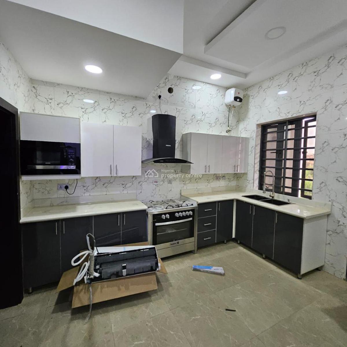 2 Bedroom Semi-furnished Penthouse Suite, Engr. Lere Adigun Gra, Ibadan, Oyo, House for Rent