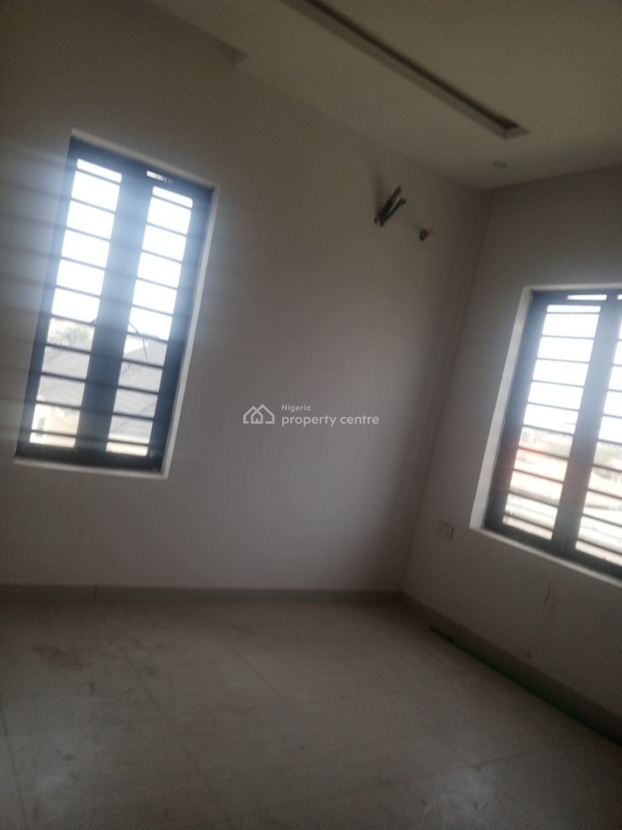 Well Maintain Standard Mini Flat, Off Otun Oba Via Itire/ikate Ijesha Road, Surulere, Oyo, Mini Flat (room and Parlour) for Rent