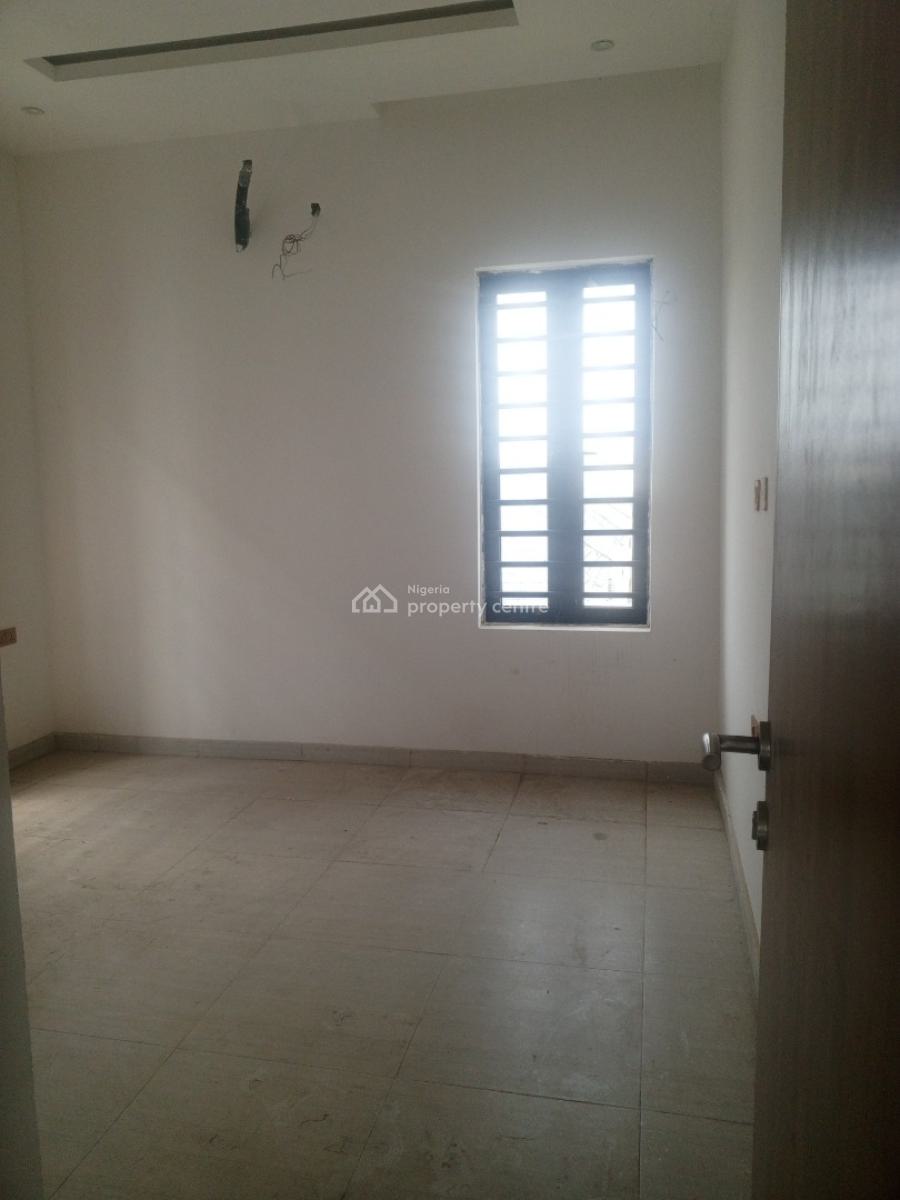 Well Maintain Standard Mini Flat, Off Otun Oba Via Itire/ikate Ijesha Road, Surulere, Oyo, Mini Flat (room and Parlour) for Rent
