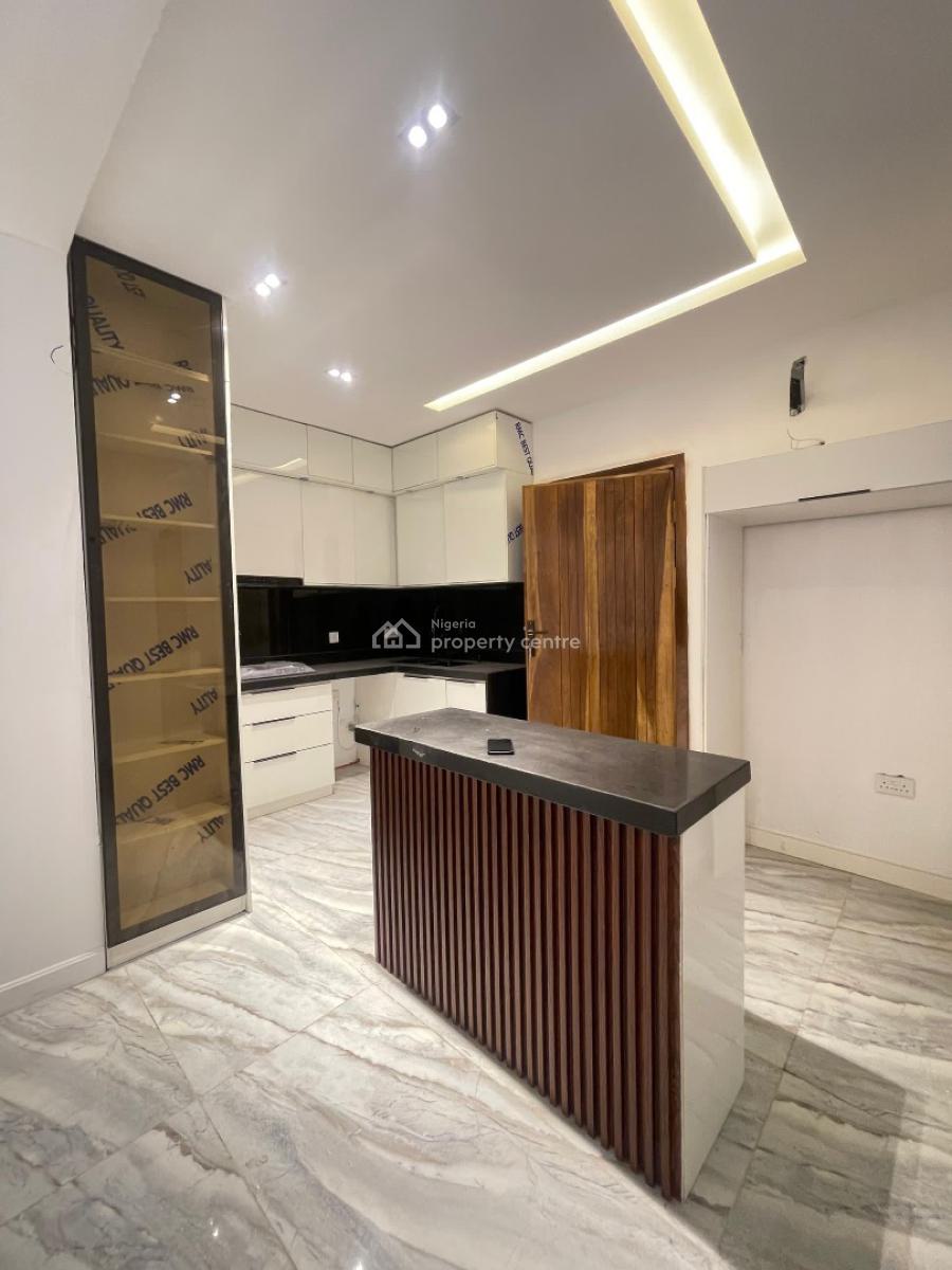 Exquisite 2 Bedroom Apartment with a Good Access Road, Agungi, Lekki, Lagos, Flat / Apartment for Sale
