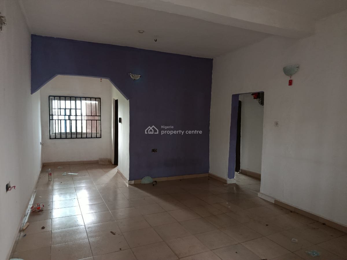 2 Bedroom Apartment, Upstairs, Pounds and Dollars Estate, Mcc Road, Owerri Municipal, Imo, Flat / Apartment for Rent