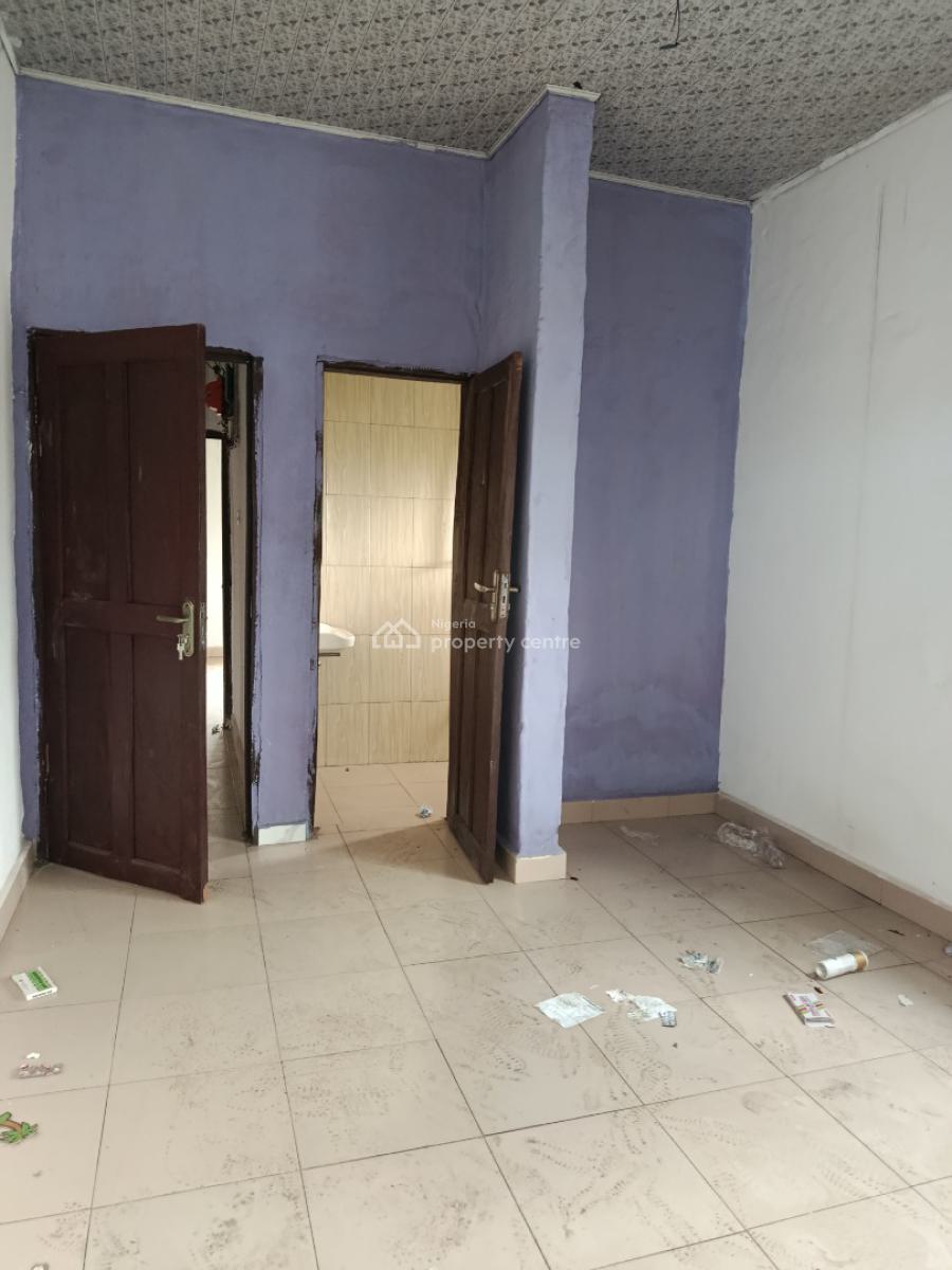 2 Bedroom Apartment, Upstairs, Pounds and Dollars Estate, Mcc Road, Owerri Municipal, Imo, Flat / Apartment for Rent