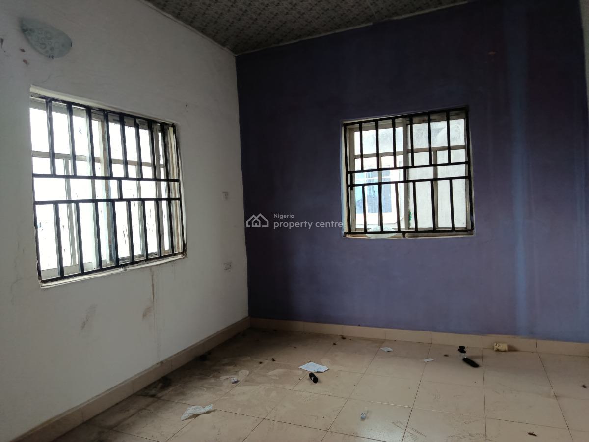 2 Bedroom Apartment, Upstairs, Pounds and Dollars Estate, Mcc Road, Owerri Municipal, Imo, Flat / Apartment for Rent