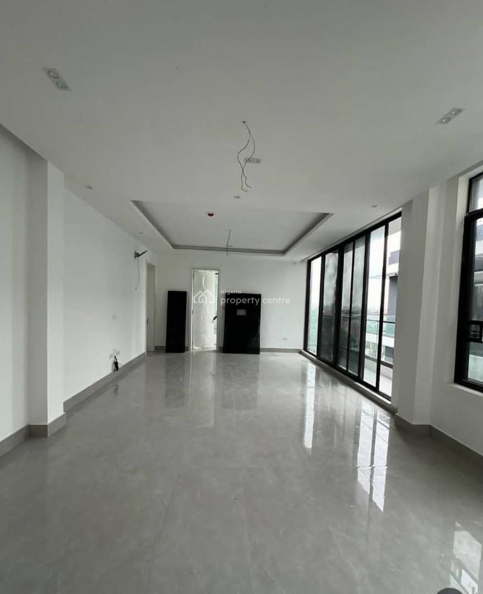 Beautiful 3 Bedroom Flat with Bq in a Secured Estate, Lekki Phase 1, Lekki, Lagos, Flat / Apartment for Rent