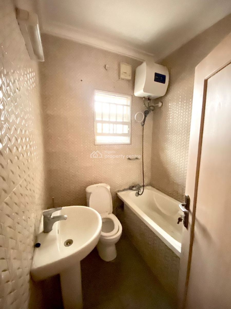 Luxury 3 Bedroom Pent-house with Bq, Chevron Drive, Chevron, Lekki, Lagos, Flat / Apartment for Rent