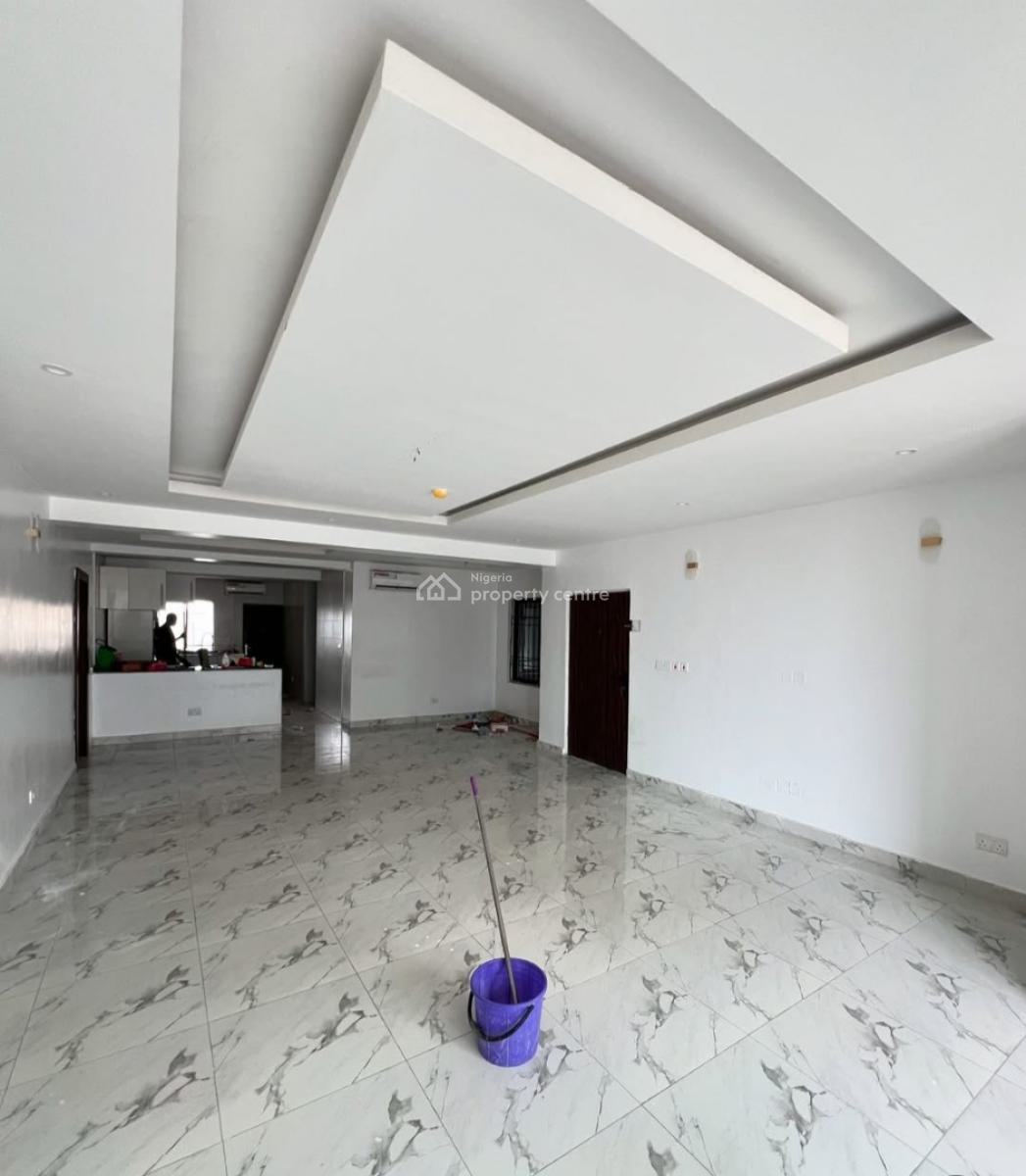 Serviced 3 Bedroom En-suite Flat with Fitted Kitchen/pantry, Cooker, Victoria Island (vi), Lagos, Flat / Apartment for Rent