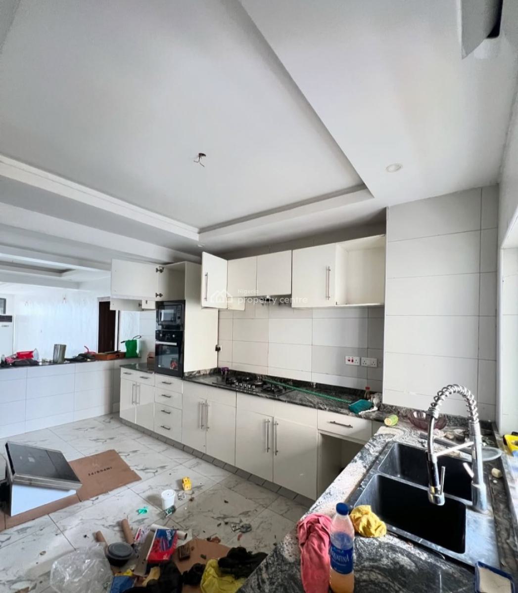 Serviced 3 Bedroom En-suite Flat with Fitted Kitchen/pantry, Cooker, Victoria Island (vi), Lagos, Flat / Apartment for Rent
