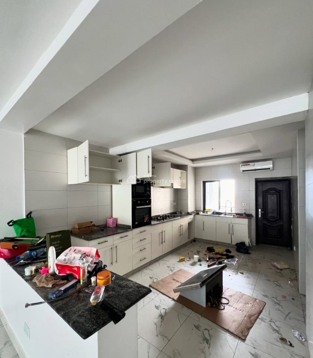 Serviced 3 Bedroom En-suite Flat with Fitted Kitchen/pantry, Cooker, Victoria Island (vi), Lagos, Flat / Apartment for Rent