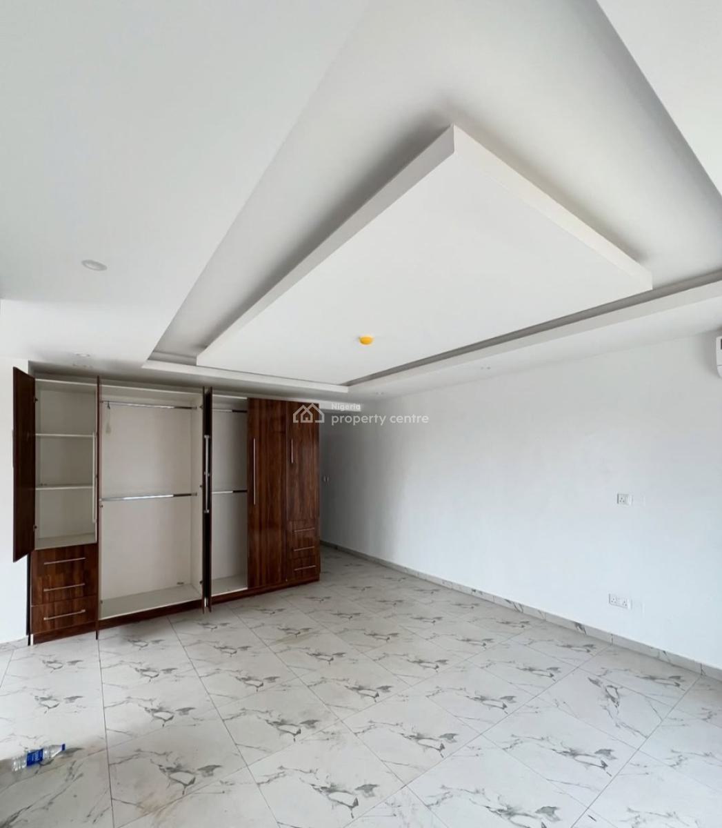 Serviced 3 Bedroom En-suite Flat with Fitted Kitchen/pantry, Cooker, Victoria Island (vi), Lagos, Flat / Apartment for Rent