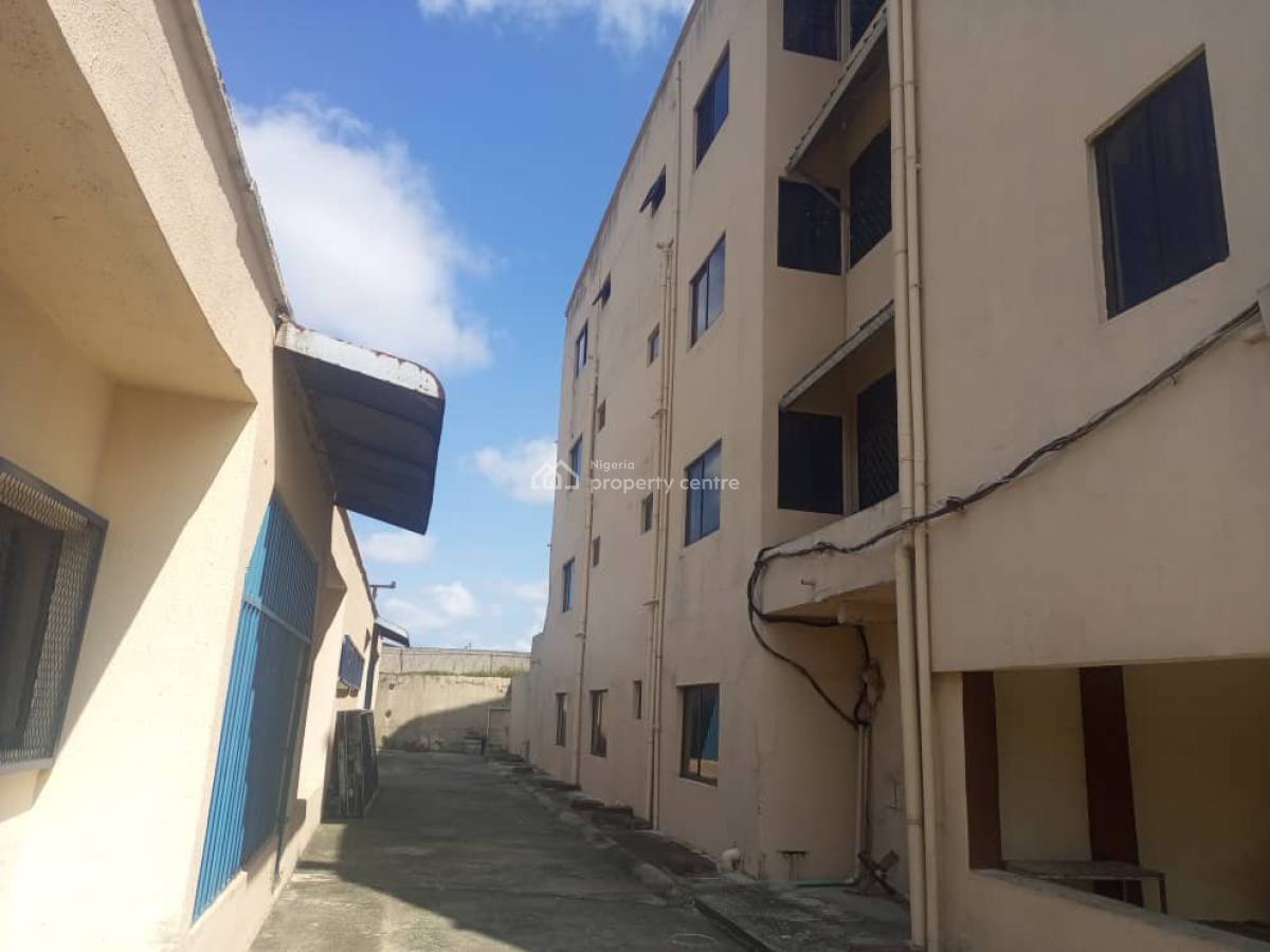 4 Bedroom Flat, Awodiora, Olodi, Apapa, Lagos, Block of Flats for Sale
