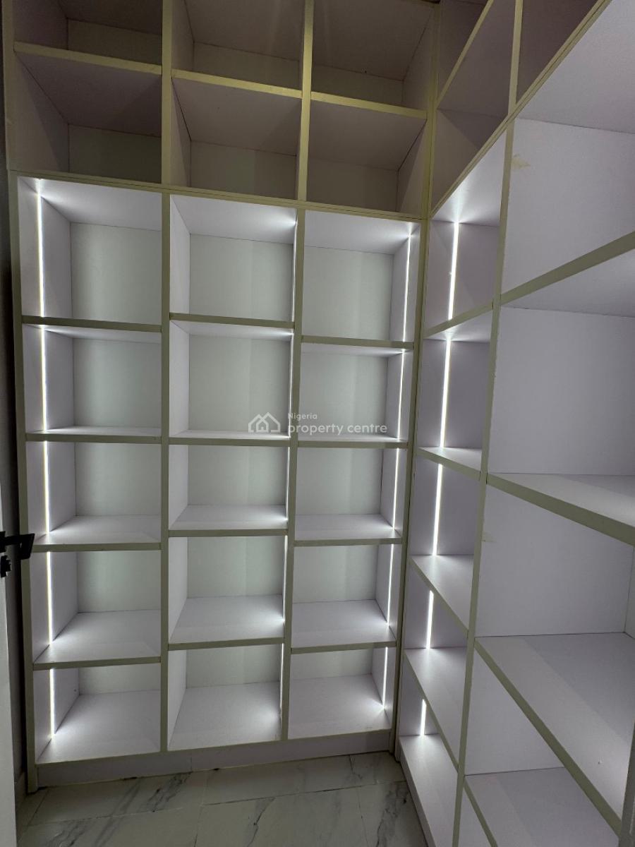 Beautifully Finished 4 Bedroom Penthouse with Elevator, Lekki Phase One Right Side, Lekki, Lagos, House for Sale