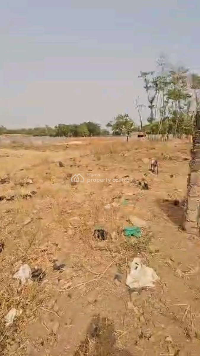 Prime 1200m² Fenced & Gated Land-- Perfect for Quick, Behind Hmedix and Coza, Guzape District, Abuja, Residential Land for Sale