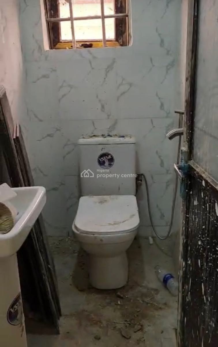 Distress Clean 2 Bedroom Flat, 2nd Floor,, Area 1, Garki, Abuja, Block of Flats for Sale