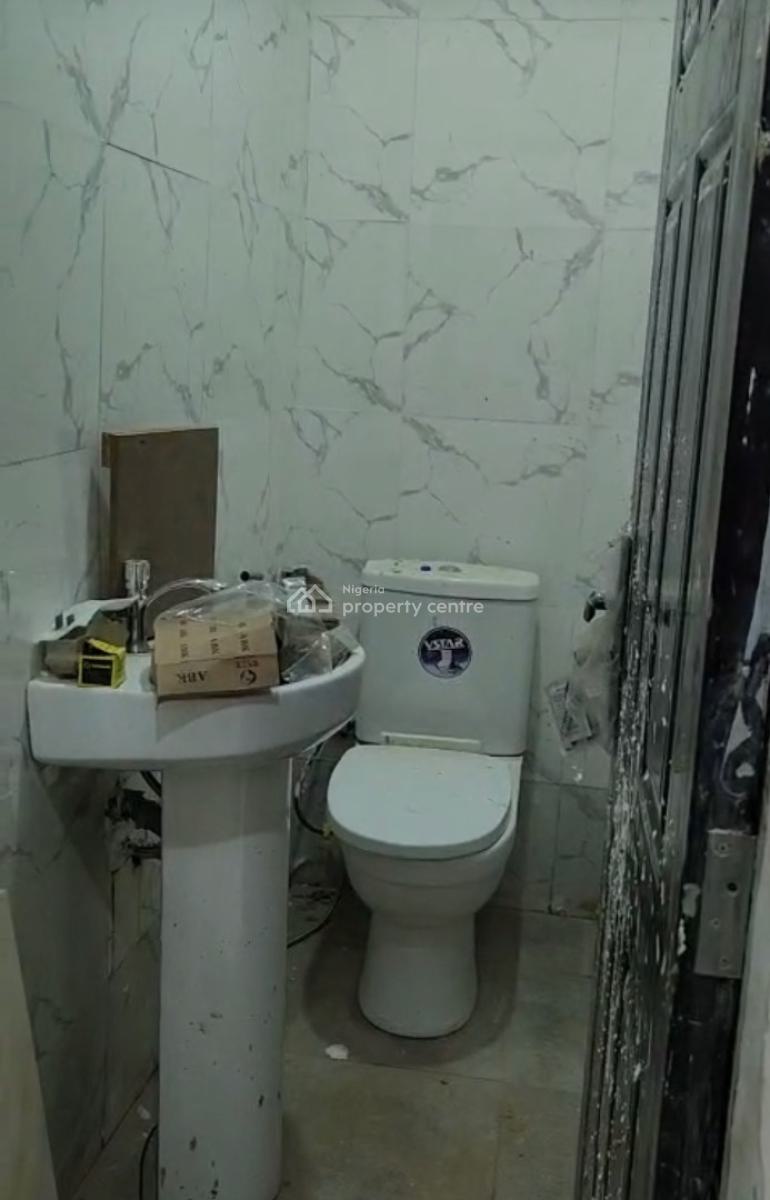 Distress Clean 2 Bedroom Flat, 2nd Floor,, Area 1, Garki, Abuja, Block of Flats for Sale