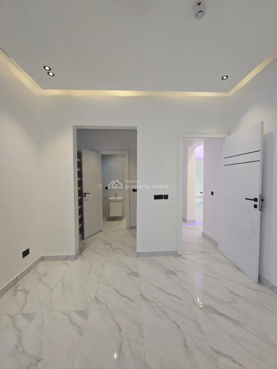 Luxuriously Built 4-bedroom Penthouse with Elevator, Bq & Fitted Kitchen, Lekki Right, Lekki, Lagos, House for Sale