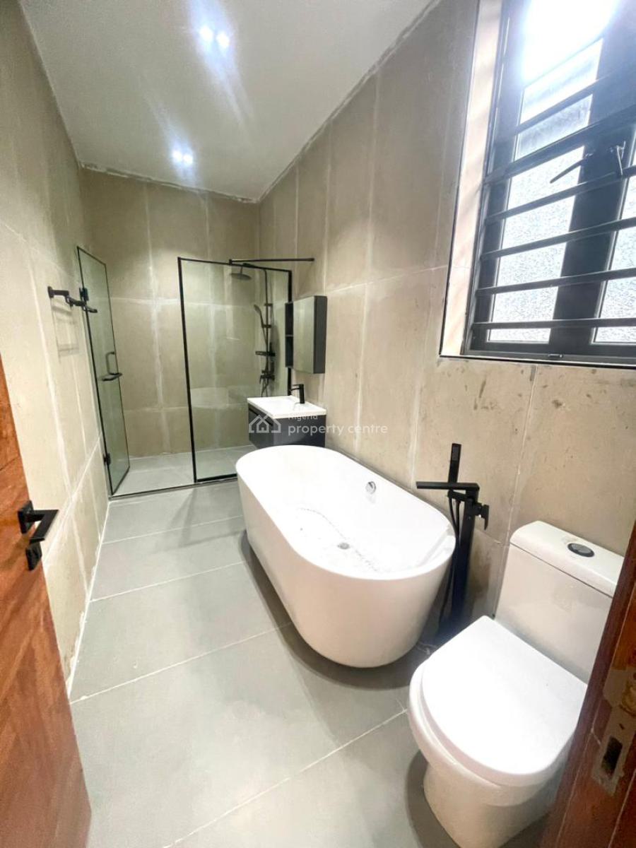 5 Bedroom Detached House with Bq, Lekki Phase 1, Lekki, Lagos, Flat / Apartment for Sale
