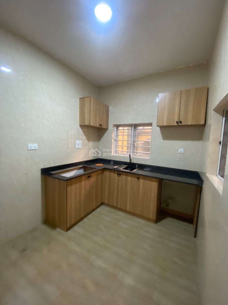 Tastefully Finished 3-bedroom Apartment Ground Floor, Off Adekunle Kuye Via Agbonyin Avenue, Adelabu, Surulere, Lagos, House for Rent