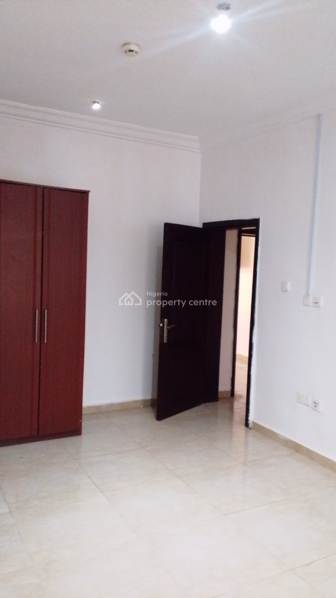 a Spacious King and Queen  Studio Apartment, Chevron Drive North Point Estate Chevron, Lekki, Lagos, Self Contain (single Rooms) for Rent