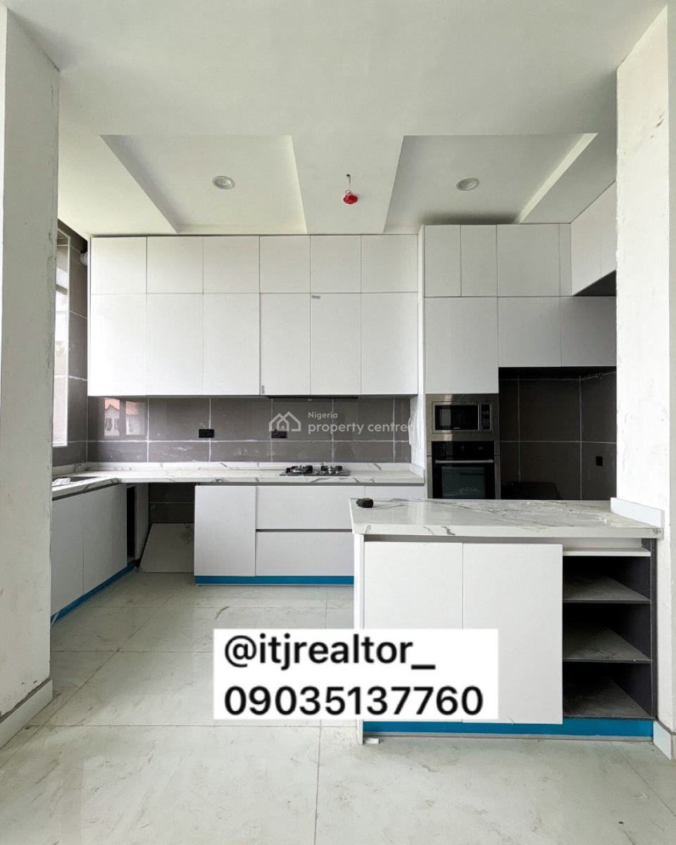 Lovely 2 Bedroom Apartment with Bq, Lekki Phase 1, Lekki Phase 1, Lekki, Lagos, Block of Flats for Sale