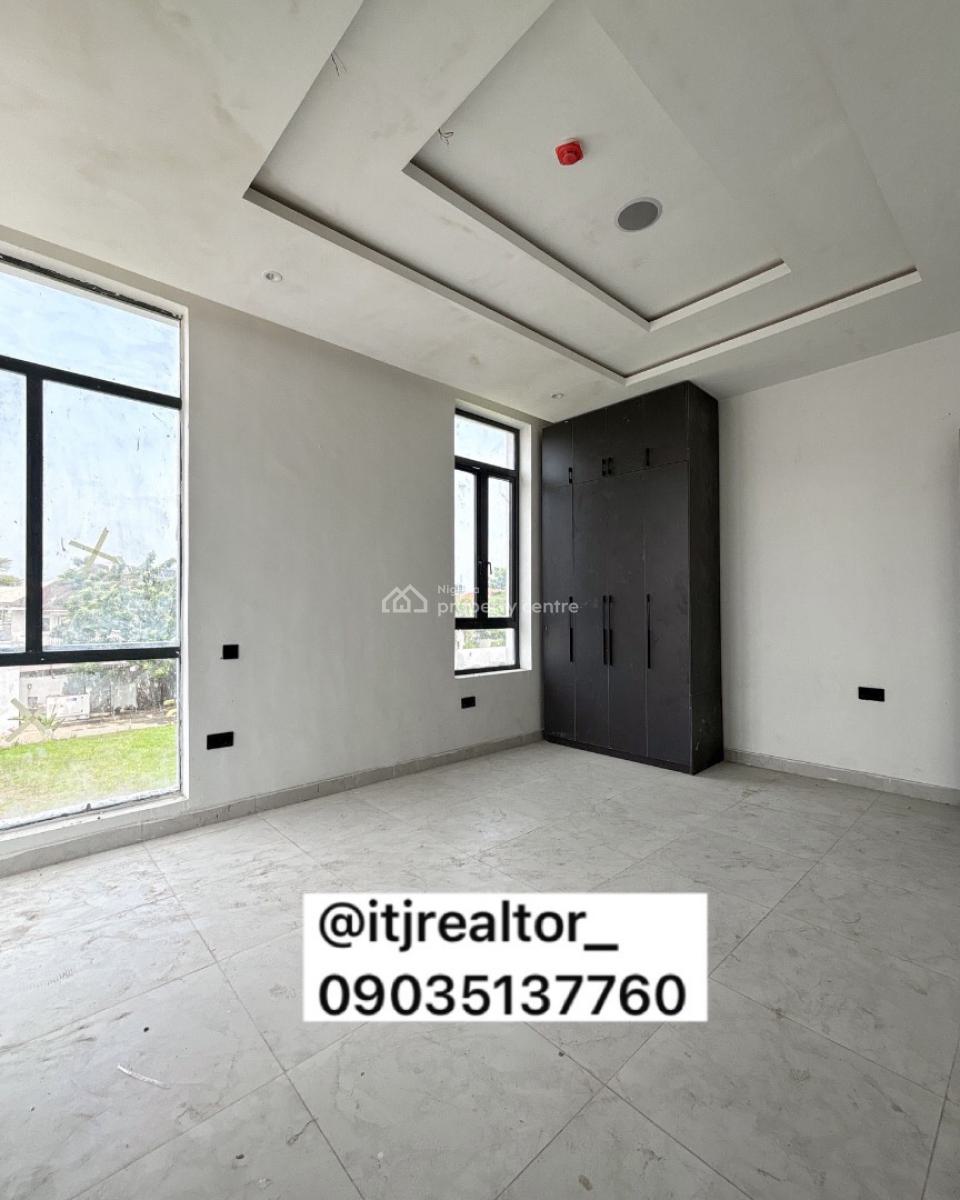 Lovely 2 Bedroom Apartment with Bq, Lekki Phase 1, Lekki Phase 1, Lekki, Lagos, Block of Flats for Sale