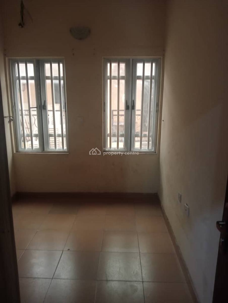 Clean 3 Bedroom Flat Apartment, Unilag Estate, Gra Phase 1, Magodo, Lagos, Flat / Apartment for Rent