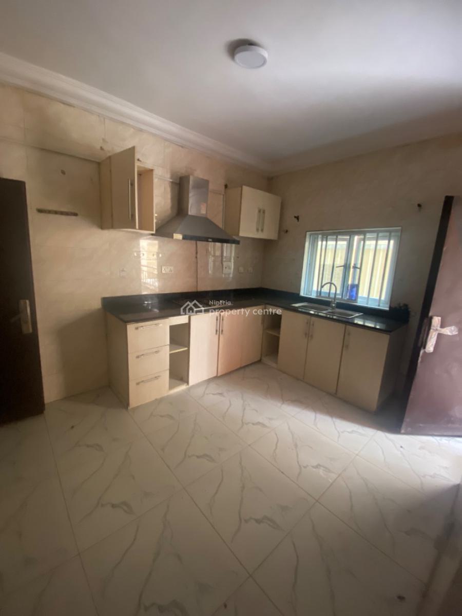 2 Bedroom Apartment Available in a Secured Call to Enter Estate, Bera Estate, Chevron, Lekki, Lagos, Flat / Apartment for Rent