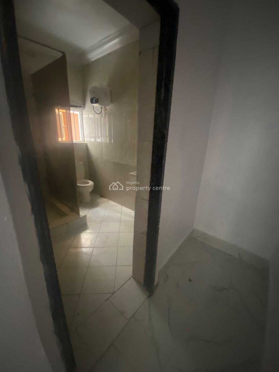 2 Bedroom Apartment Available in a Secured Call to Enter Estate, Bera Estate, Chevron, Lekki, Lagos, Flat / Apartment for Rent