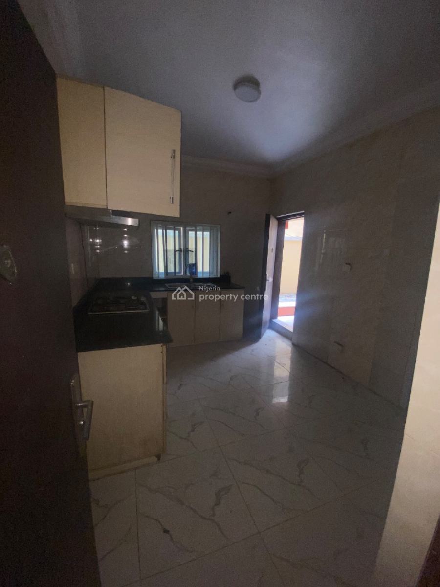 2 Bedroom Apartment Available in a Secured Call to Enter Estate, Bera Estate, Chevron, Lekki, Lagos, Flat / Apartment for Rent