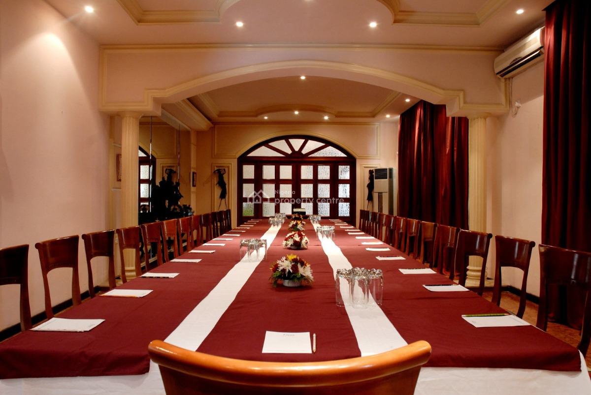 Hotel in Dolphin Extension, Ikoyi, Available, Ikoyi, Lagos, Hotel / Guest House for Sale