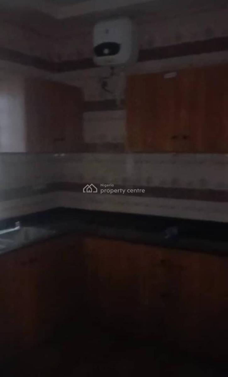 Lovely 2 Bedroom Flat, Abeokuta Street, Adekunle, Yaba, Lagos, Flat / Apartment for Rent
