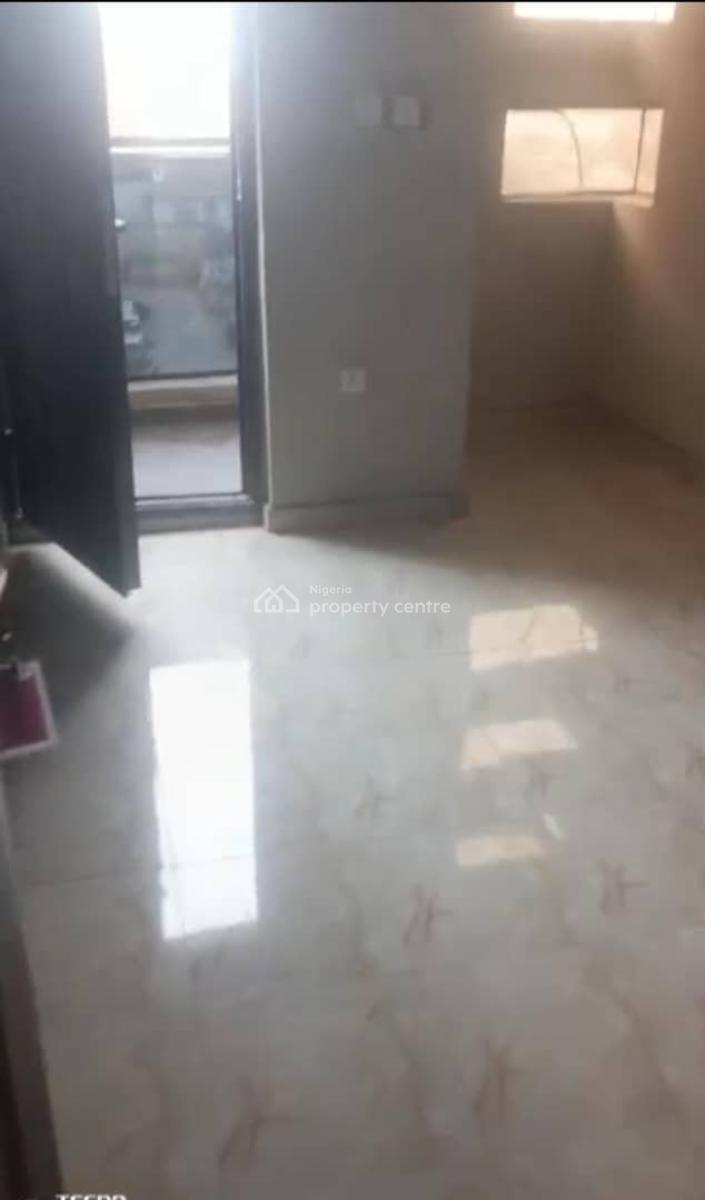 Lovely 2 Bedroom Flat, Abeokuta Street, Adekunle, Yaba, Lagos, Flat / Apartment for Rent