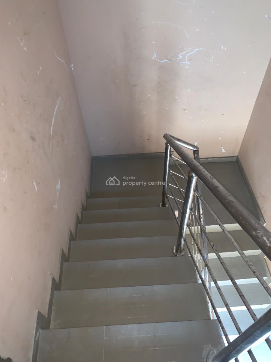 3 Bedrooms and Parlour, Okun-ajah Road, Okun-ajah, Ajah, Lagos, Flat / Apartment for Rent