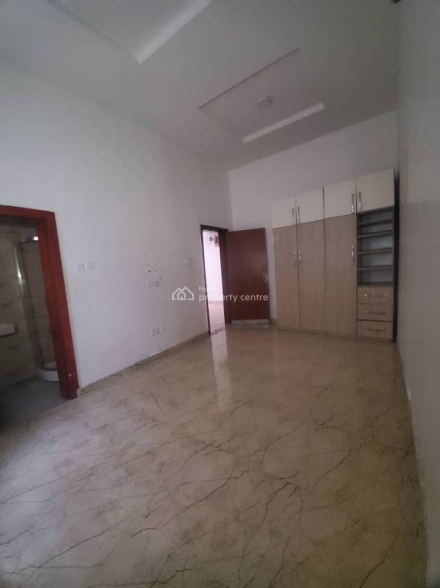 3 Bedrooms and Parlour, Okun-ajah Road, Okun-ajah, Ajah, Lagos, Flat / Apartment for Rent