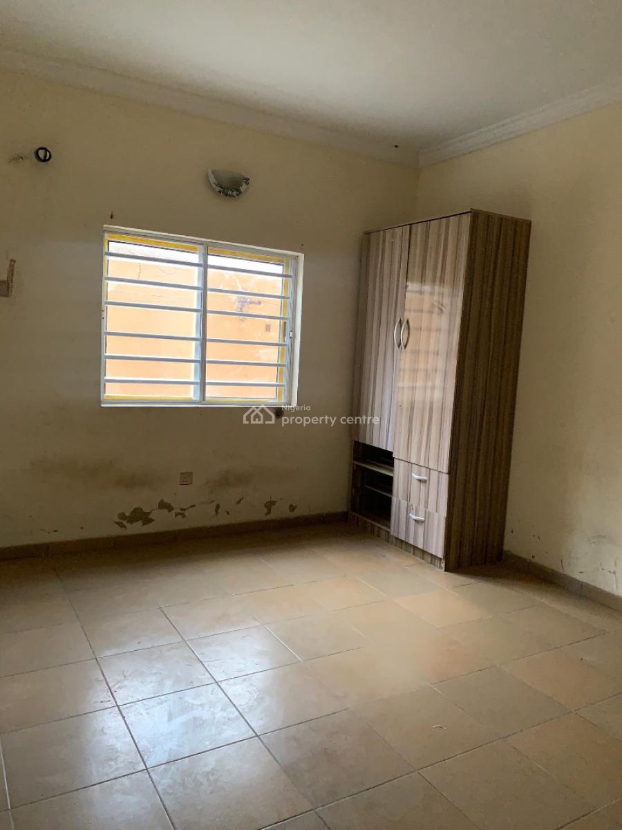 3 Bedrooms and Parlour, Okun-ajah Road, Okun-ajah, Ajah, Lagos, Flat / Apartment for Rent