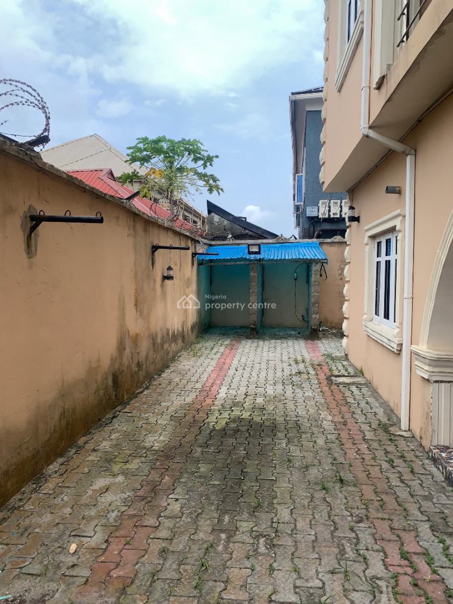 3 Bedrooms and Parlour, Okun-ajah Road, Okun-ajah, Ajah, Lagos, Flat / Apartment for Rent