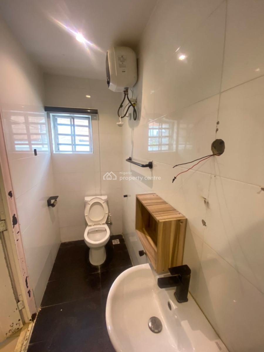 2 Bedroom Apartment in Lekki Phase 1, Lekki Phase 1, Lekki, Lagos, Flat / Apartment for Rent