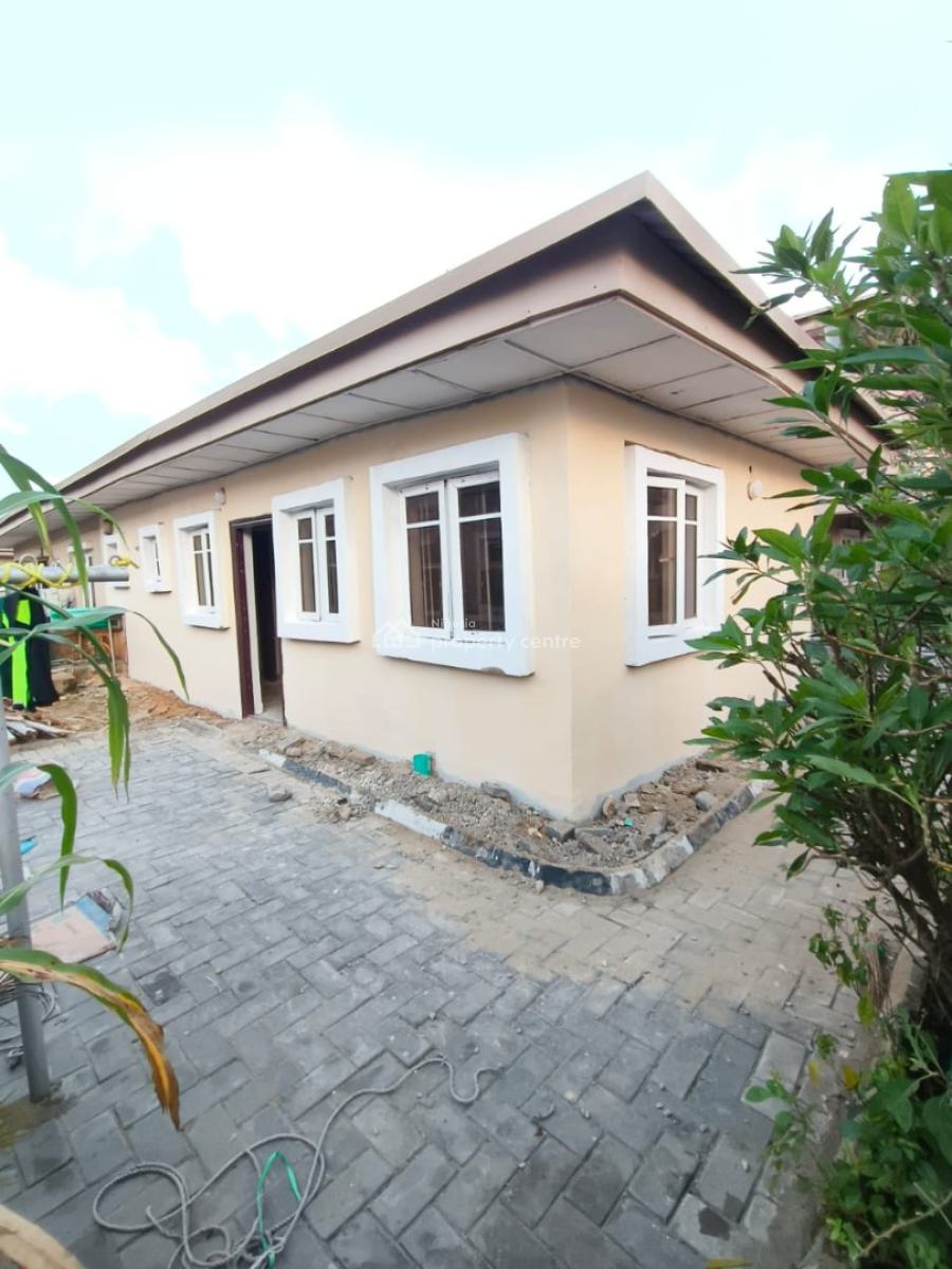 Fresh Mini Flat, Emerald Estate, Mobil Road, Ilaje, Ajah, Lagos, Mini Flat (room and Parlour) for Rent