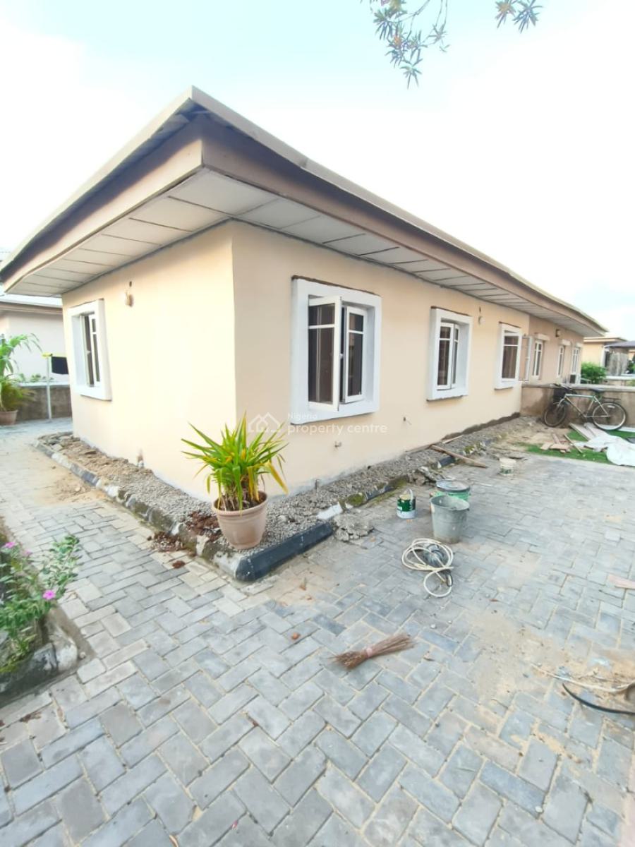 Fresh Mini Flat, Emerald Estate, Mobil Road, Ilaje, Ajah, Lagos, Mini Flat (room and Parlour) for Rent